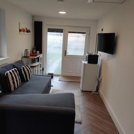 En-Suite Double Room With Private Entrance Edinburgh Ngoại thất bức ảnh