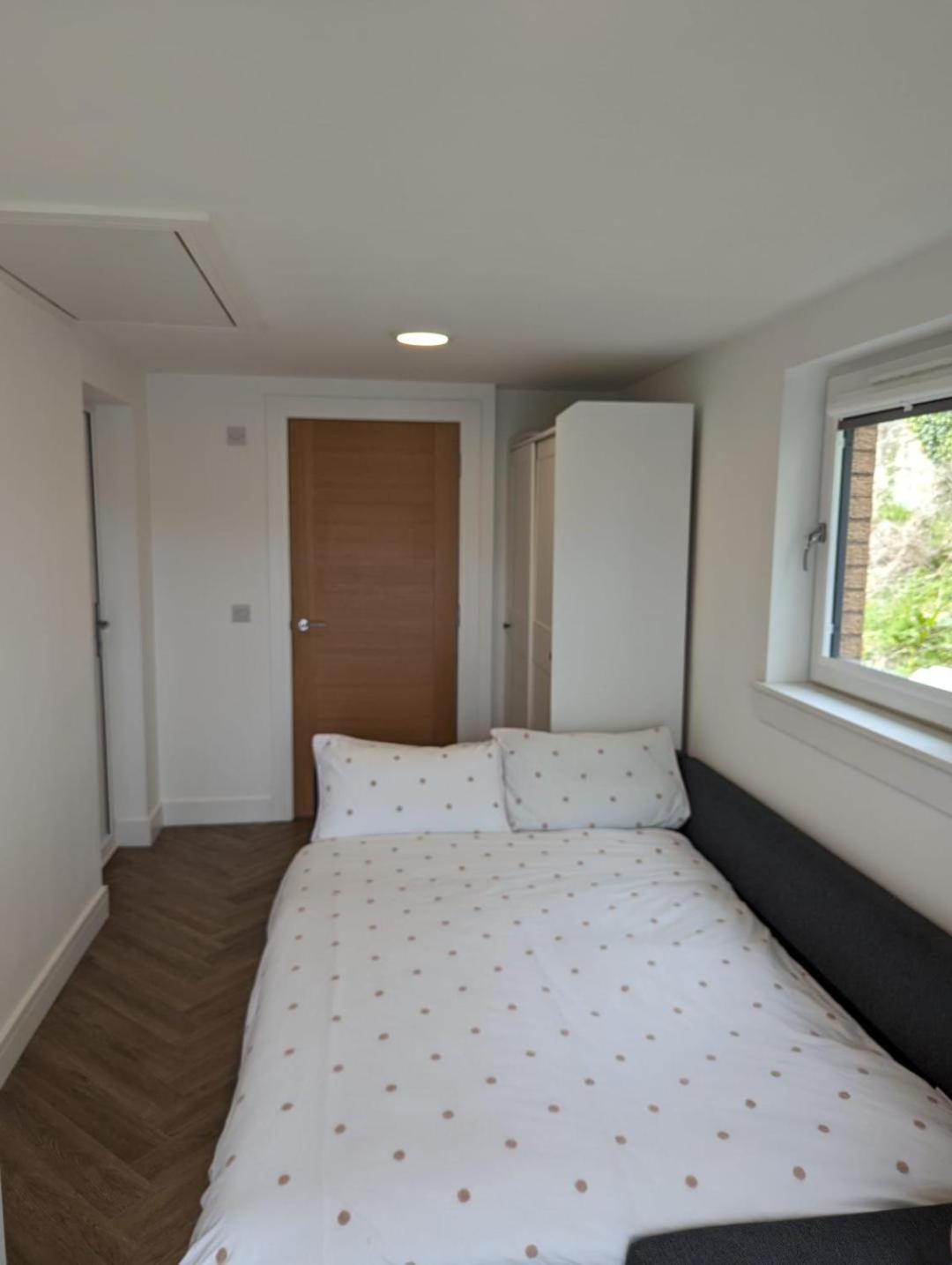 En-Suite Double Room With Private Entrance Edinburgh Ngoại thất bức ảnh